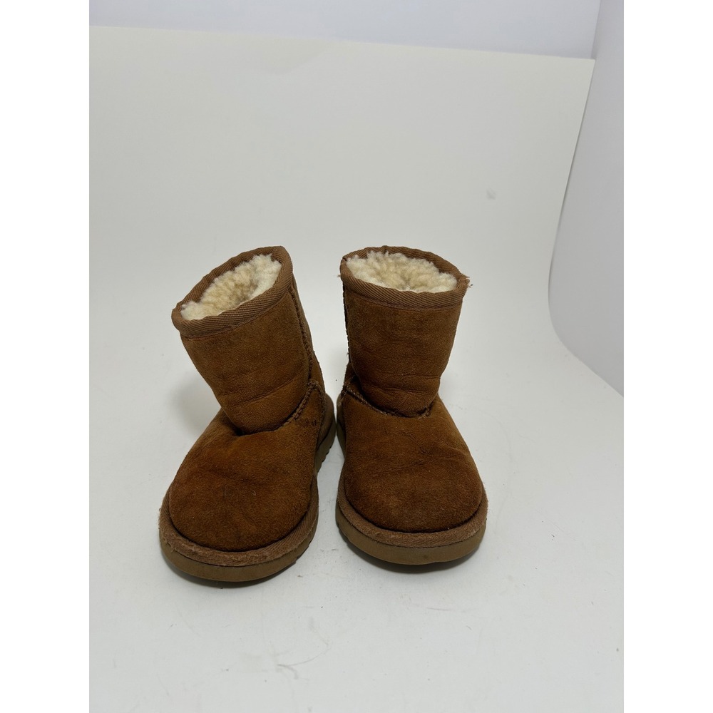 UGG Australia‎ Kids Classic Short Chestnut Brown Suede Shearling Boots Sz 7 5251